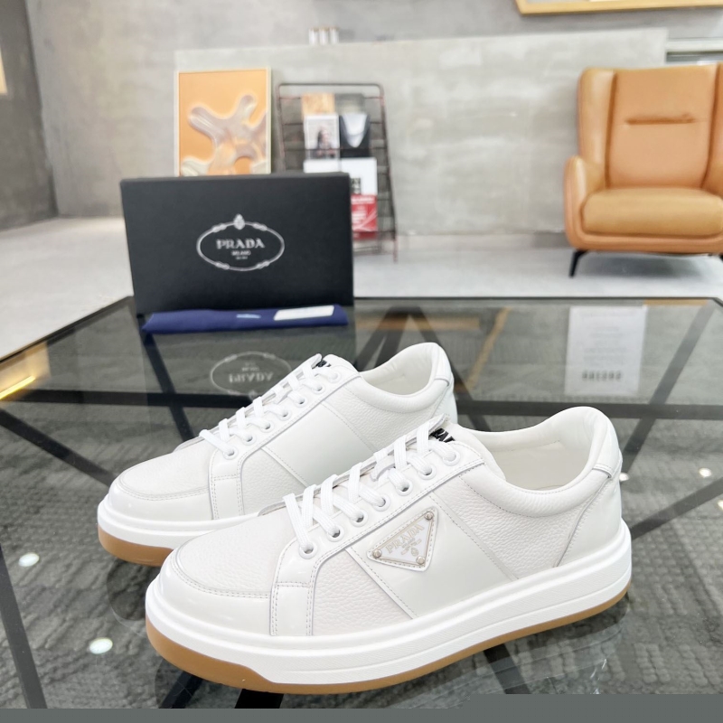 Pra*a casual shoes